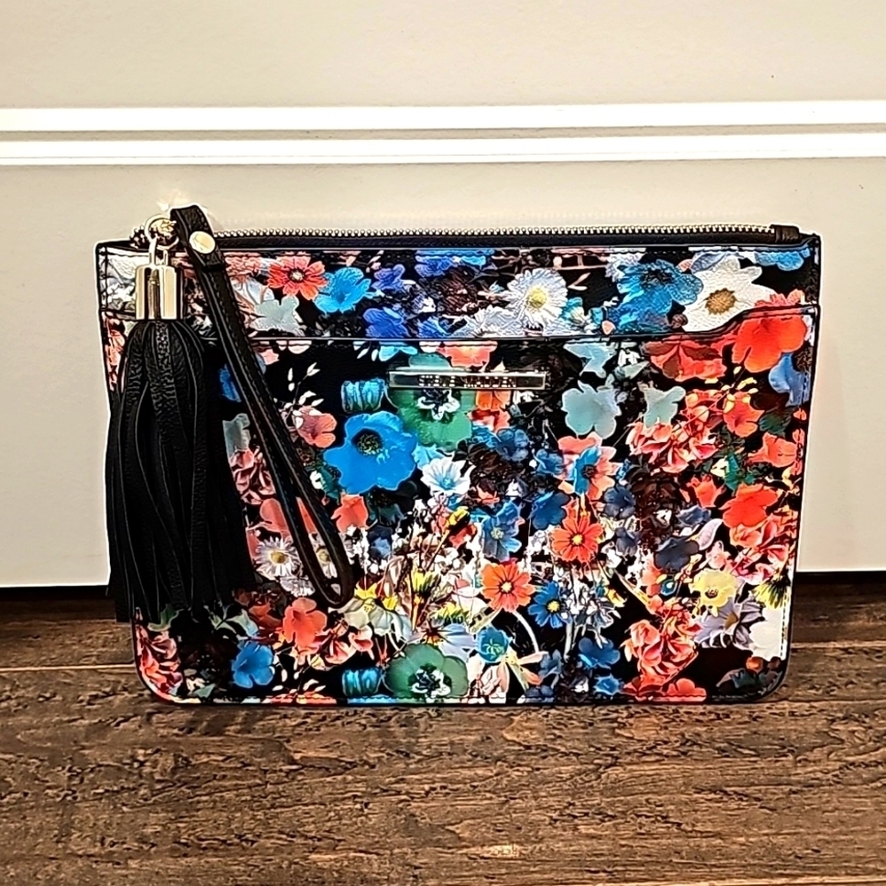 Steve Madden Flowered Clutch NWOT